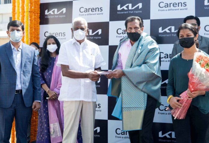 Vihaan KIA through a novel initiative gets NGOs to handover KIA Carens vehicles to owners! 