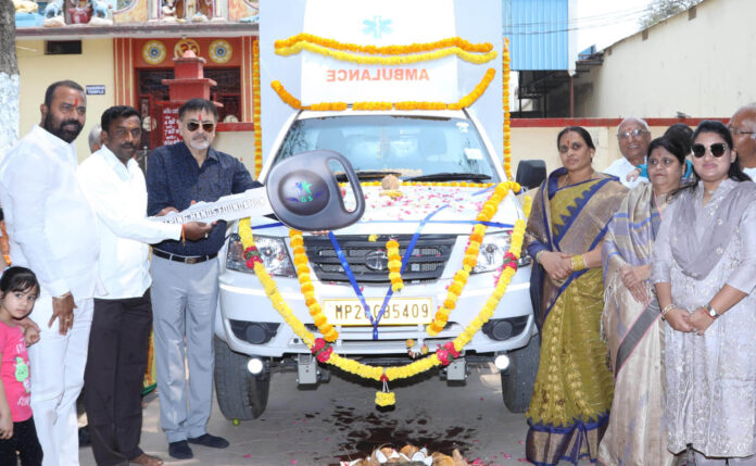 G S Helping Hands Foundation donates Hyderabad’s first of its kind Cattle Rescue Ambulance with a Hydraulic lift to Sri Krishna Goseva Mandal!