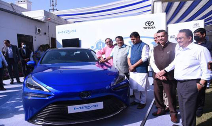 Shri Nitin Gadkari launches world's most advanced technology - developed Green Hydrogen Fuel Cell Electric Vehicle (FCEV) Toyota Mirai