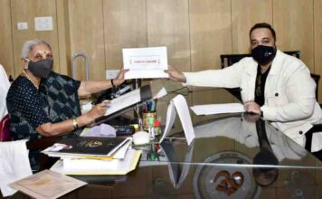 Renowned film Producer Ali Akbar Sultan Ahmed was called upon by Uttar Pradesh Governor to discuss the issues related to awareness of Ganga River Renowned film Producer Ali Akbar Sultan Ahmed was called upon by Uttar Pradesh Governor to discuss the issues related to awareness of Ganga River