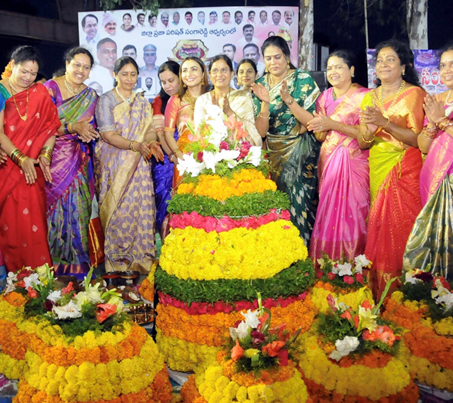 Zilla Parishad Chairperson Patlolla Manjusree Jaipal Reddy hosts Bathukamma Celebrations at ZP Head Office Sangareddy