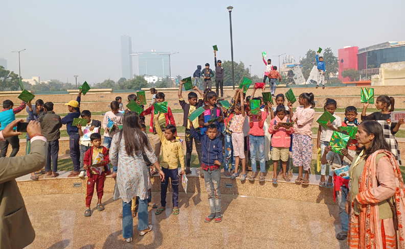 Sukhmay Foundation – Noida Based Govt registered NGO founded by Harsh Vardhan organizes the weekly program for the underprivileged kids