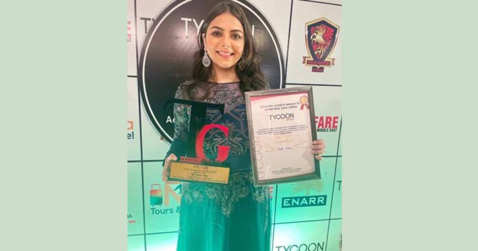 Farah Titina an Actor was honoured with the Emerging Ad Queen of the Year Award in the Tycoon Global Achievers Awards