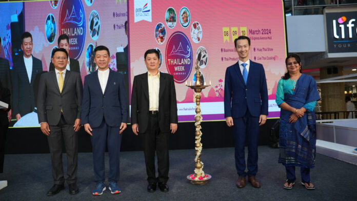 The Thai Trade Center, Chennai, is back with the “Thailand Week 2024” again in the city of Chennai from 8th – 10th March 2024. The Thailand Week 2024 was inaugurated by Mr. Racha Aribarg, Consul General, Royal Thai Consulate General, Chennai. The main idea of the event is to create a strong trading connection between the State of Tamil Nadu and Thailand. It is a continuous effort of the Department of International Trade Promotion, Ministry of Commerce, Royal Thai Government to build and develop trading connectivity between the major cities such as Chennai with the Thai trading partners. The event is to create and develop new potential platform for increasing the bi-lateral trade between India and Thailand. The event will focus on business matching between 30 Thai companies and local business community here in Chennai along with the display of various Thai products from 8th– 10thMarch 2024 at Express Avenue Mall, Chennai. Also, during these 3 days the event will be filled with Muay Thai boxing show which is the traditional martial arts of Thailand and authentic Thai cuisine live cooking show performed by the chefs from Thai Select awarded restaurants in Chennai where the common public can experience the culture & taste of Thailand.
