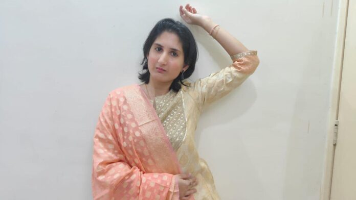 Roshni Agrawal, Writer, Delhi Artist, Poetry, Indian Poet, Best Motivational Writer, Rabindranath Tagore Literature Award,