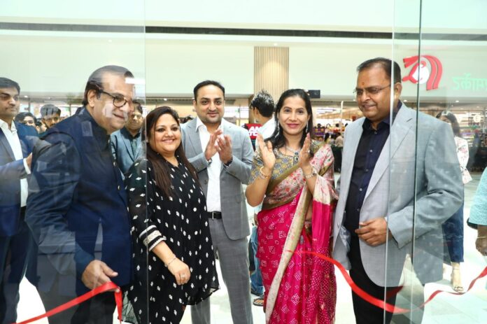 Grand launch of Limelight Diamonds store in the city of Nawabs (2)