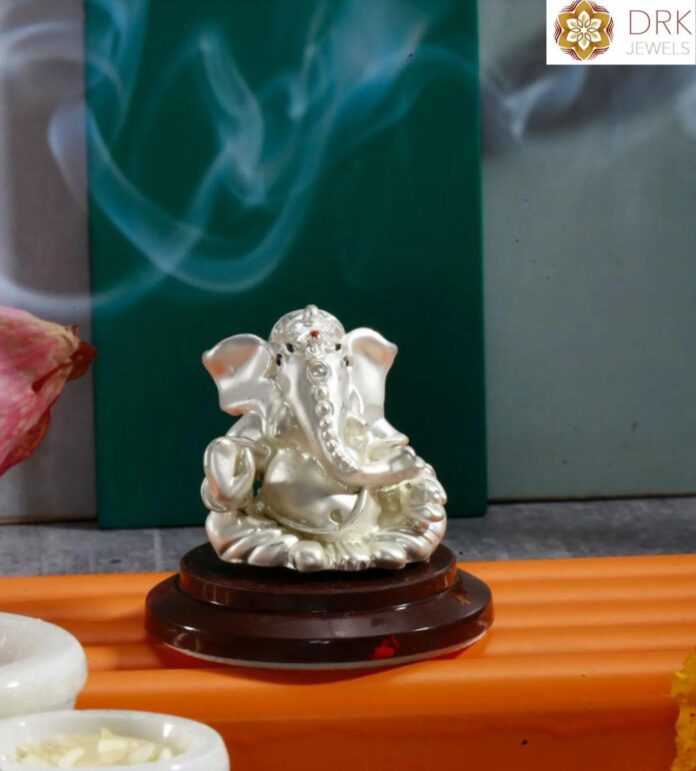 DRK Jewels Celebrates Ganesh Chaturthi with Sparkling Creations Inspired by Tradition.